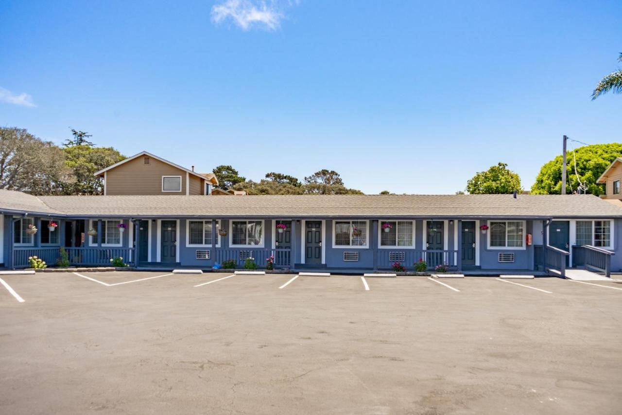 The Monterey Fireplace Inn Bagian luar foto
