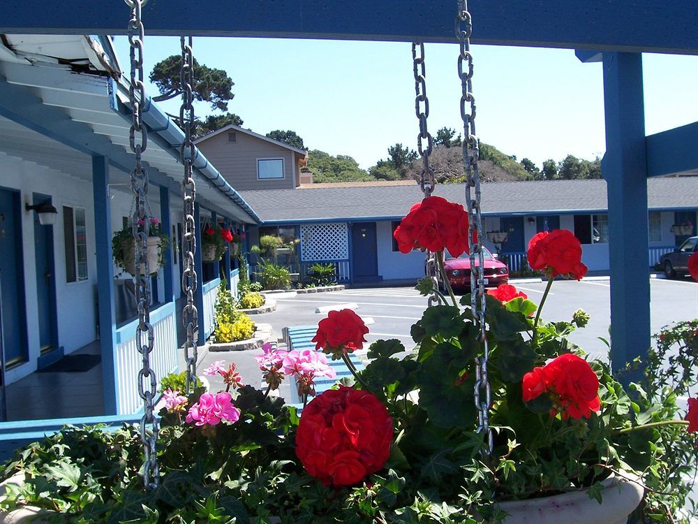 The Monterey Fireplace Inn Bagian luar foto