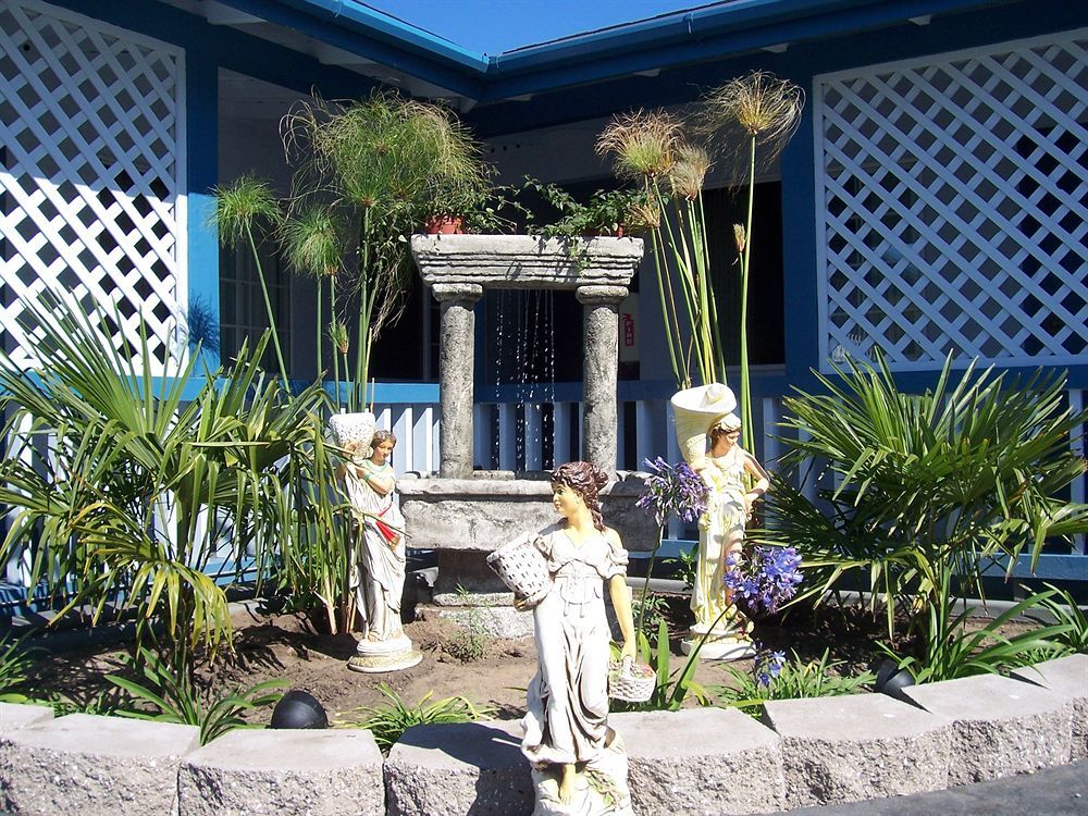 The Monterey Fireplace Inn Bagian luar foto